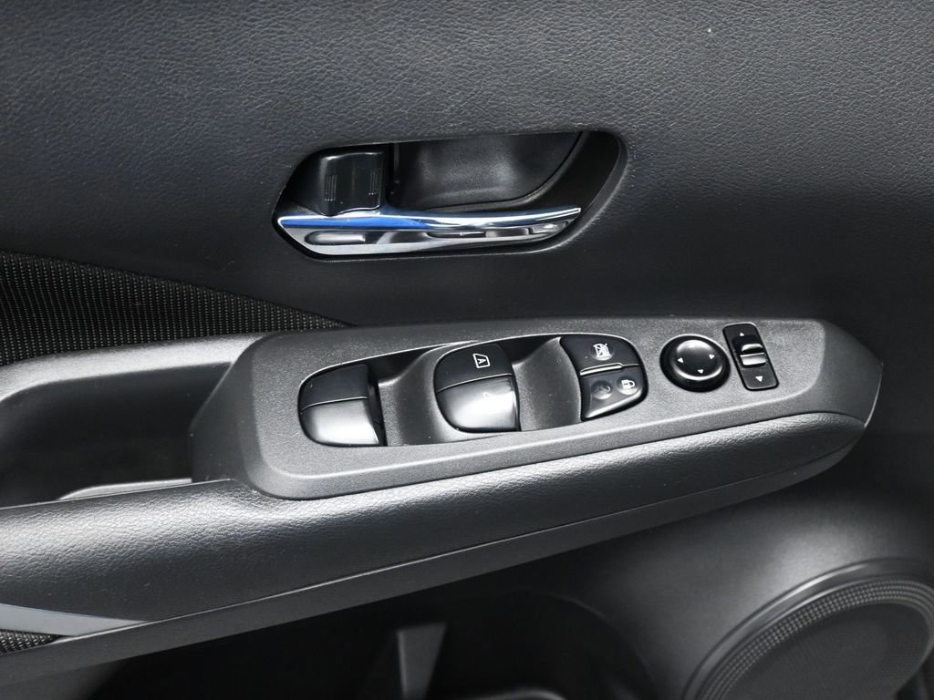 Used 2021 Nissan Kicks SV image 40