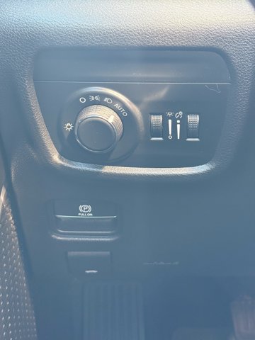 Used 2022 Jeep Grand Cherokee L Laredo RWD image 18