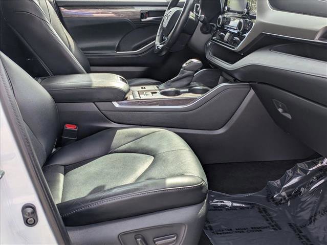 Used 2020 Toyota Highlander Limited FWD image 20