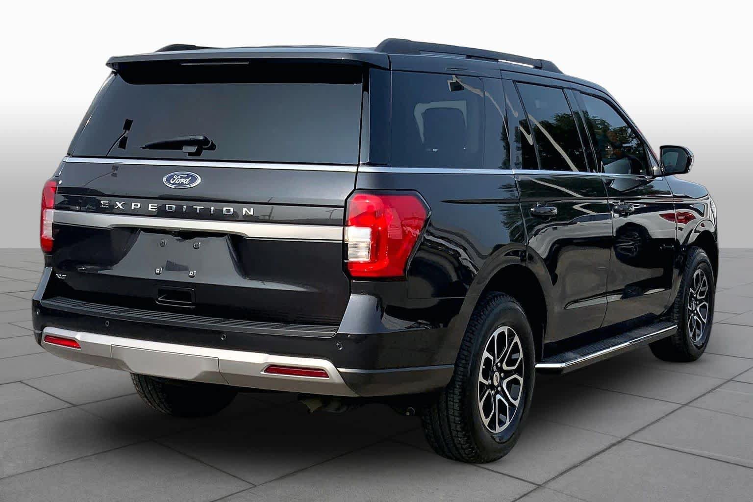 Certified 2023 Ford Expedition XLT RWD image 13