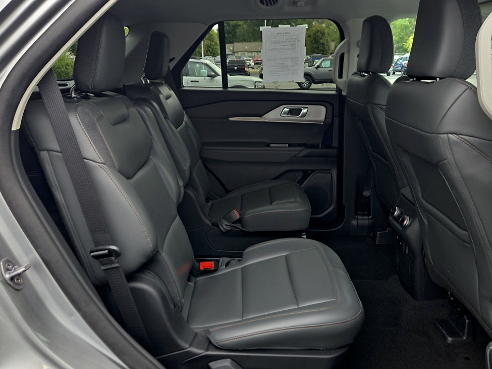 Certified 2025 Ford Explorer Active w/ Active Comfort Package AWD/4WD image 22