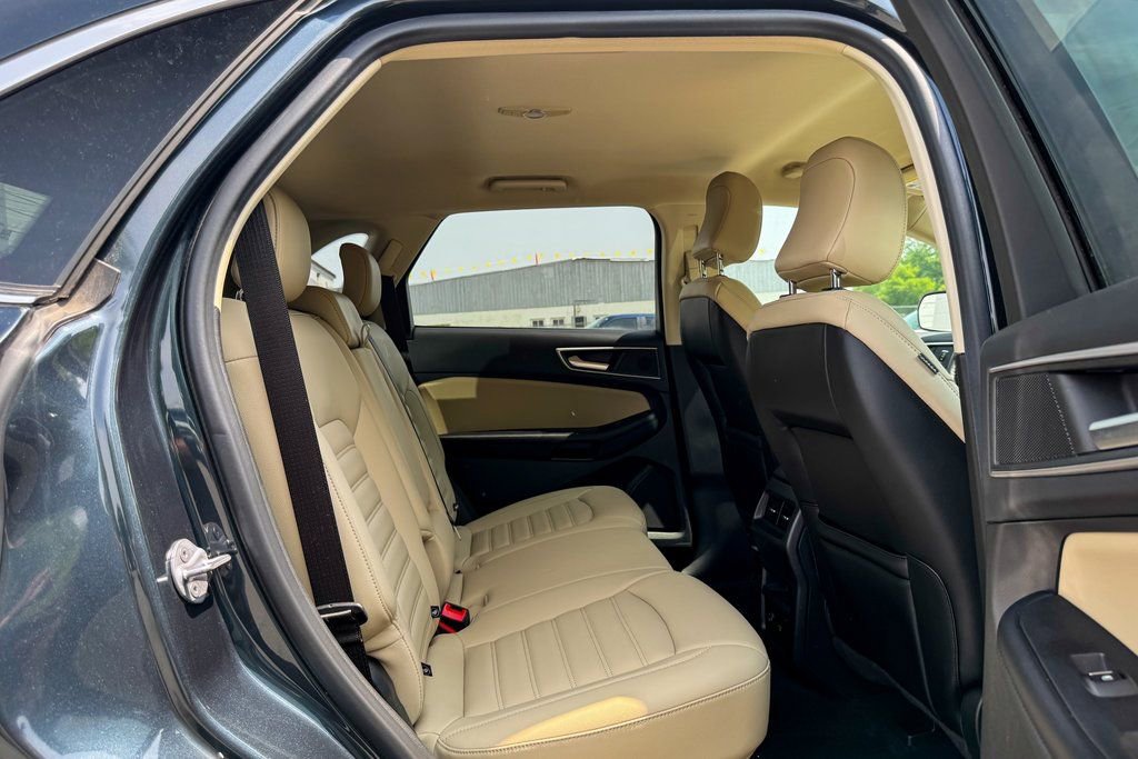 Certified 2022 Ford Edge SEL w/ Convenience Package AWD/4WD image 13