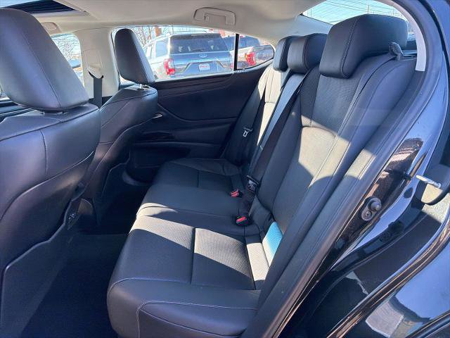 Used 2023 Lexus ES 350 w/ Premium Package image 13