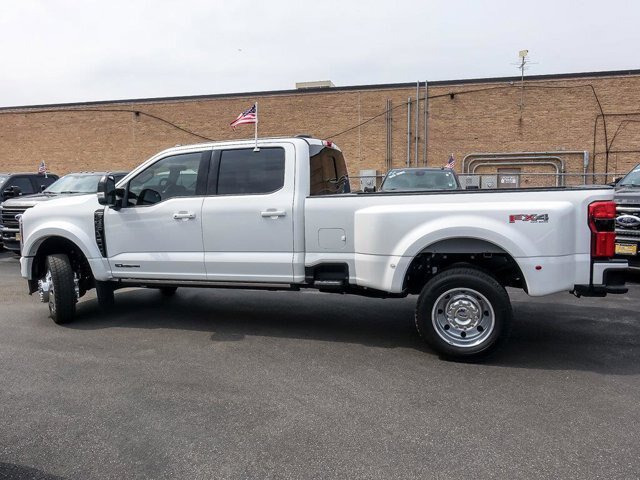 Certified 2026 Ford F450 Platinum w/ FX4 Off-Road Package AWD/4WD image 6