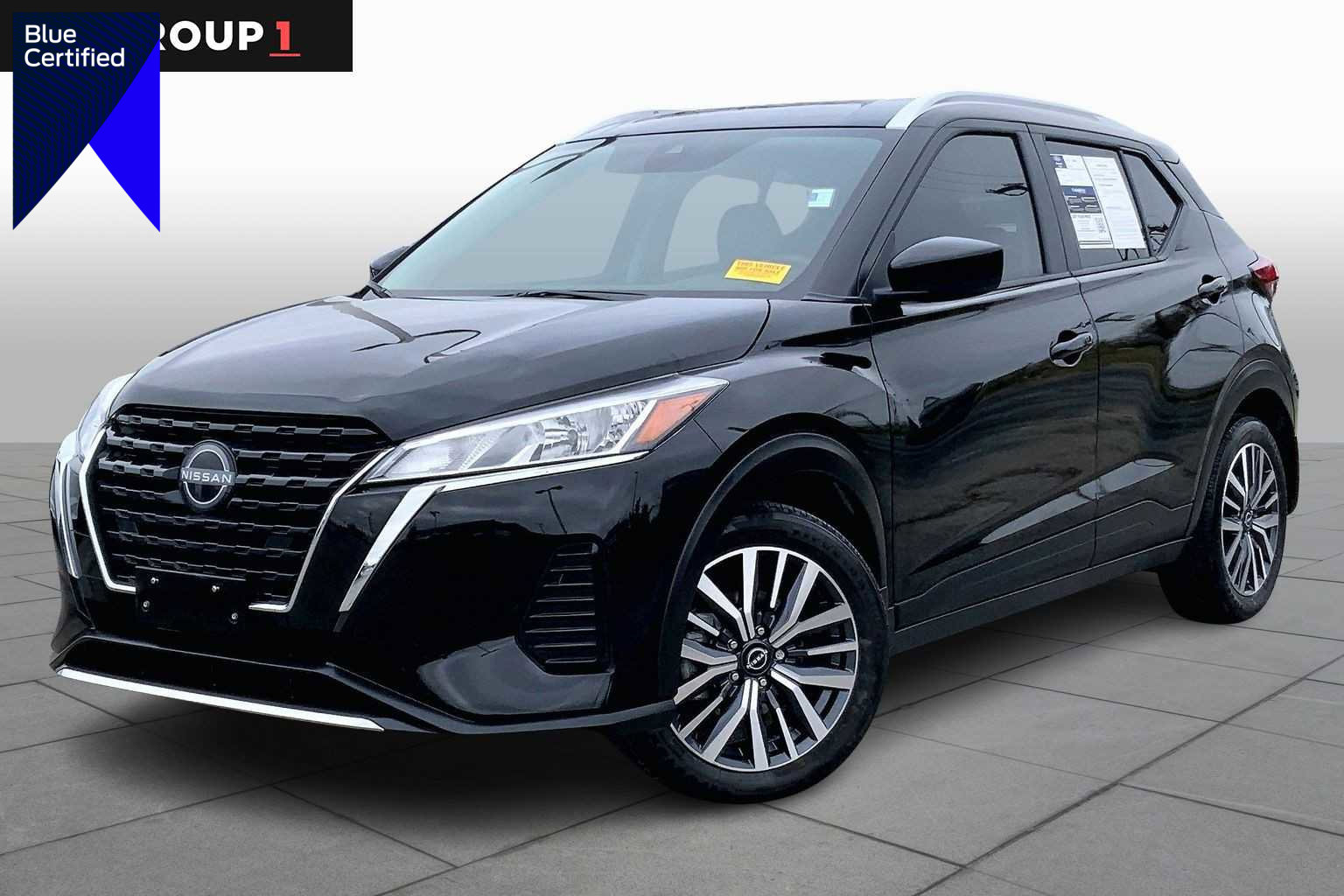 Used 2023 Nissan Kicks SV image 1