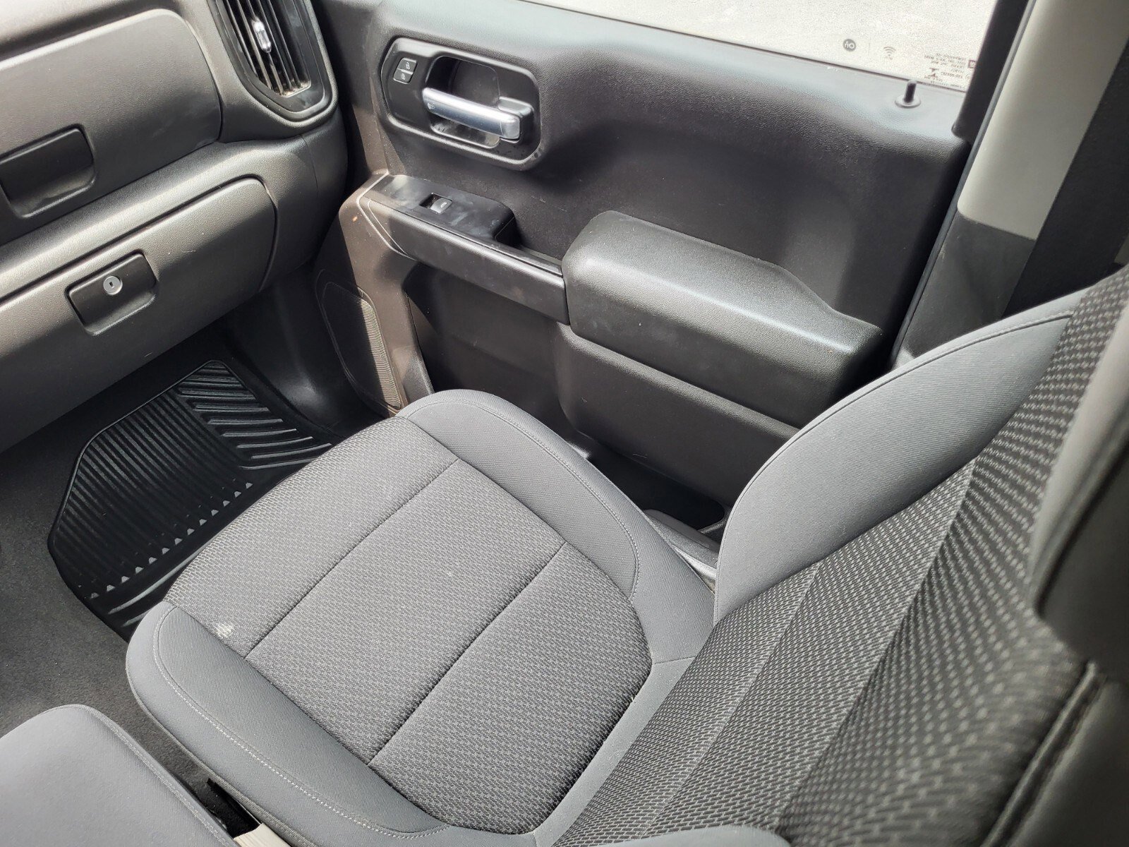 Used 2020 Chevrolet Silverado 1500 Custom w/ Infotainment Package image 16