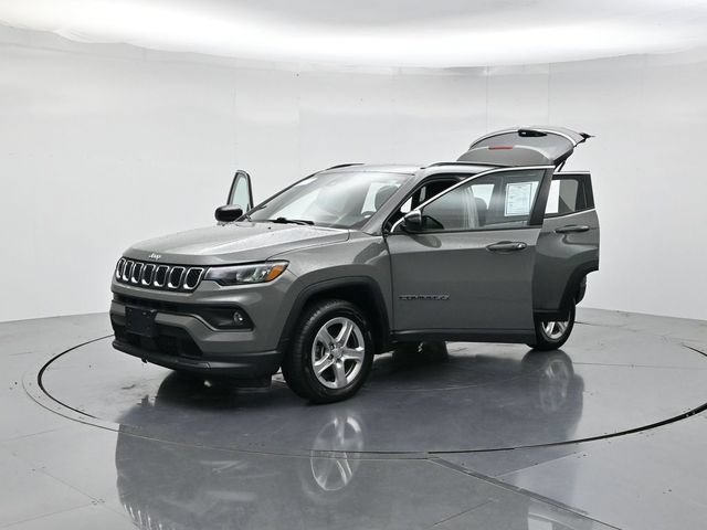 Used 2024 Jeep Compass Latitude AWD/4WD image 47