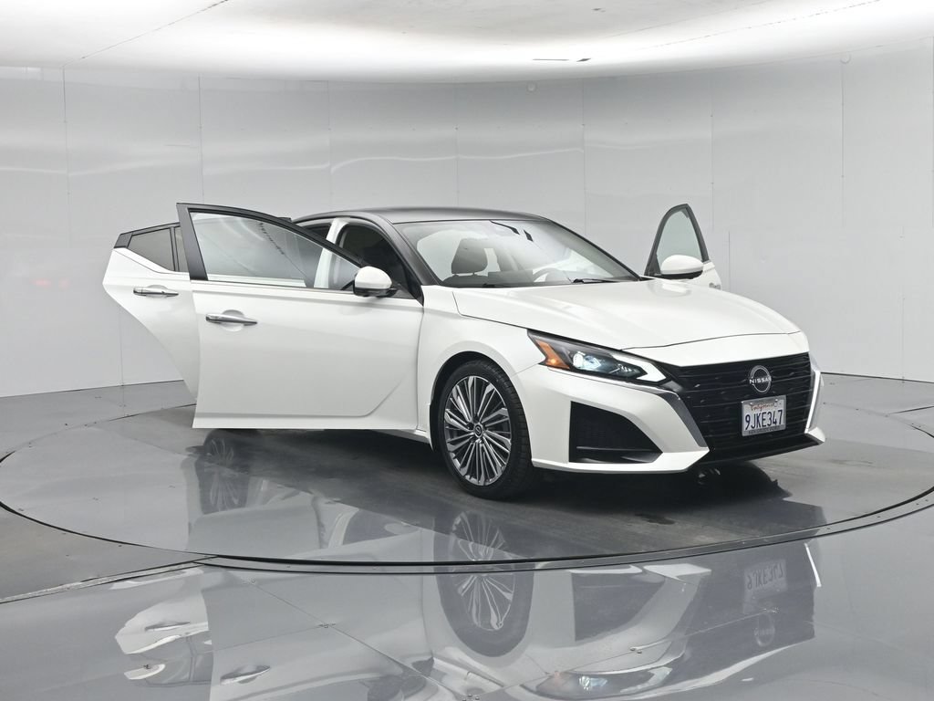 Used 2024 Nissan Altima 2.5 SL FWD image 37