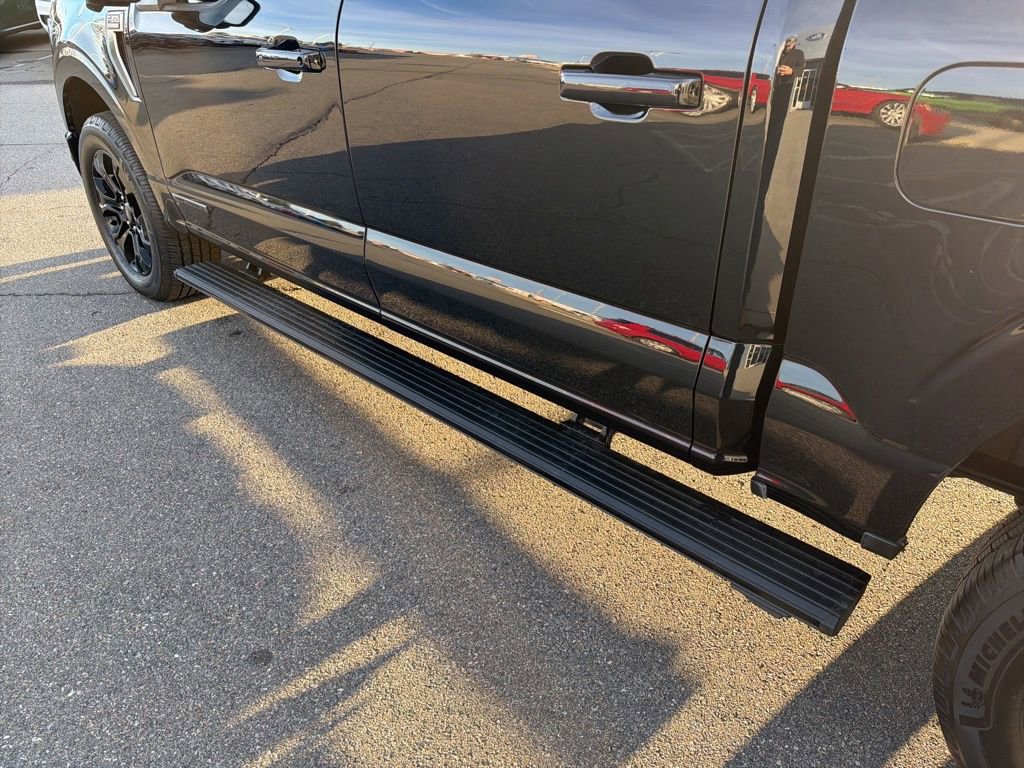 Certified 2023 Ford F150 Platinum w/ Equipment Group 701A High image 18