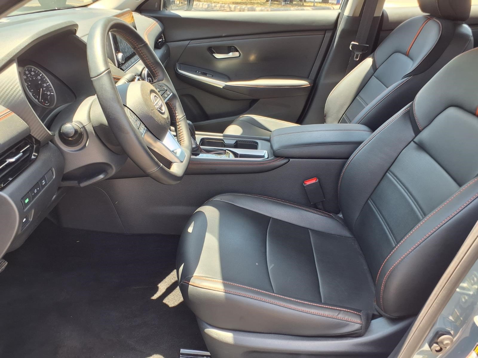 Used 2025 Nissan Sentra SR w/ SR Premium Package FWD image 14
