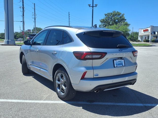 Certified 2024 Ford Escape ST-Line w/ Tech Pack #1 AWD/4WD image 3
