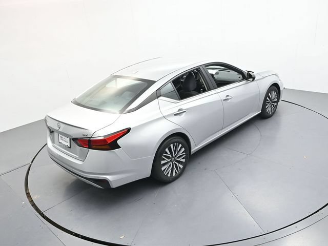 Used 2024 Nissan Altima 2.5 SV FWD image 39