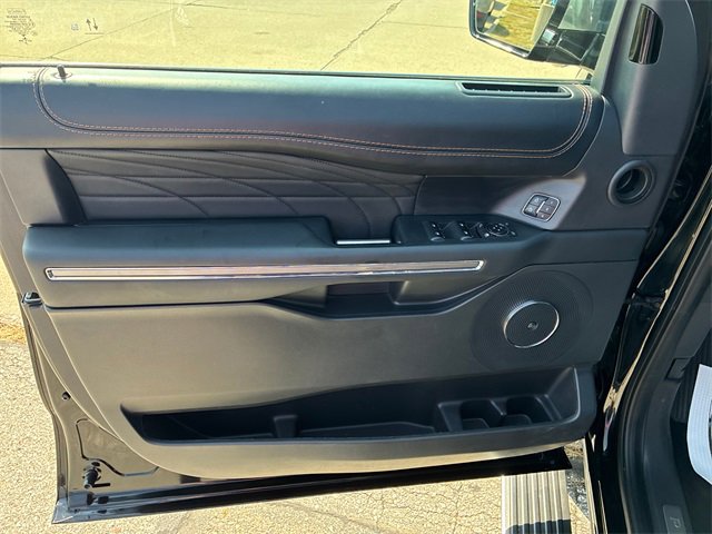 Certified 2022 Ford Expedition Max Platinum image 25