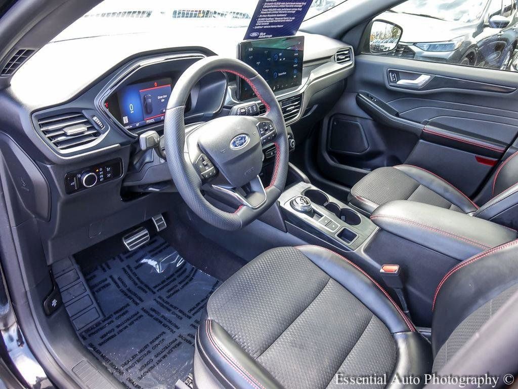 Certified 2023 Ford Escape ST-Line w/ Tech Pack #1 AWD/4WD image 10
