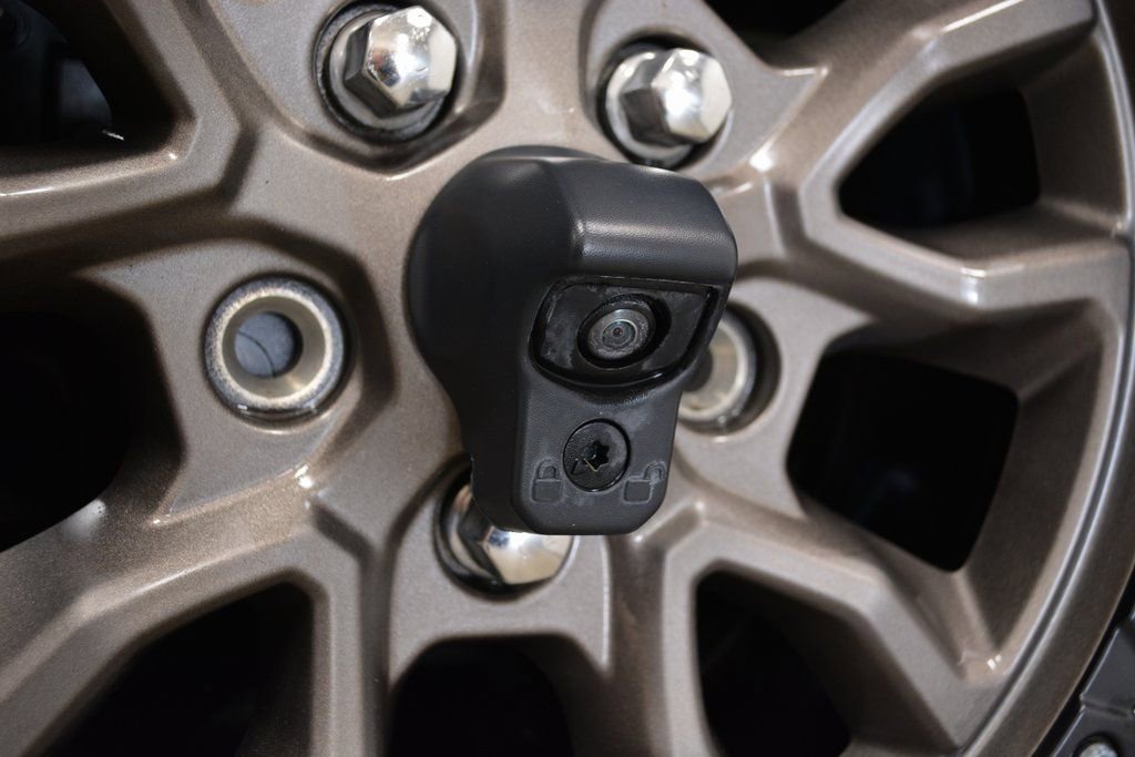 Used 2021 Jeep Wrangler Unlimited Rubicon w/ Dual Top Group AWD/4WD image 14