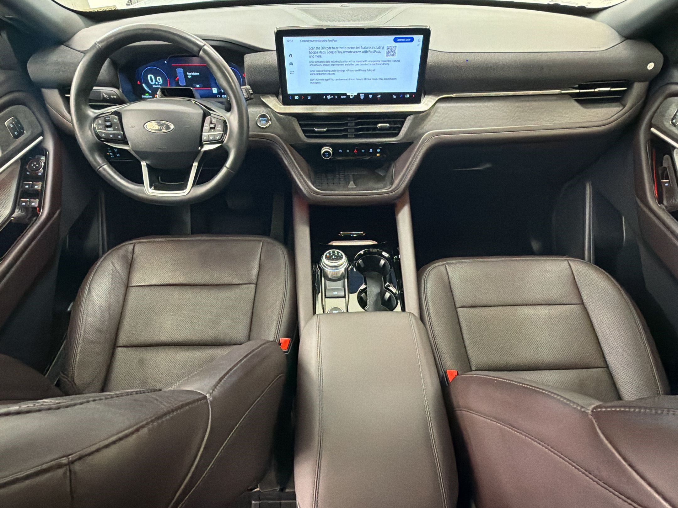 Certified 2025 Ford Explorer Platinum w/ LUX Leather Package AWD/4WD image 16