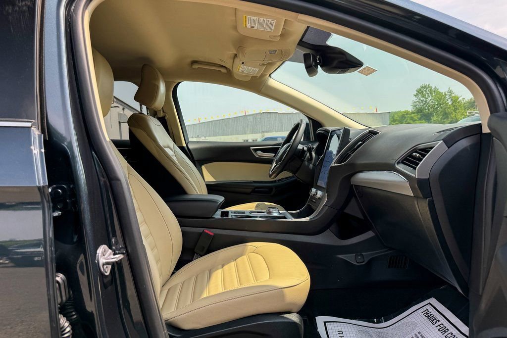 Certified 2022 Ford Edge SEL w/ Convenience Package AWD/4WD image 10