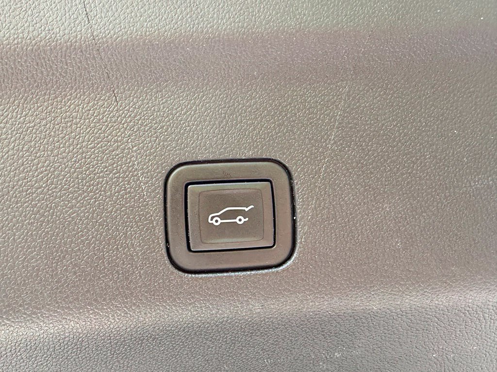 Used 2024 Chevrolet Tahoe High Country AWD/4WD image 45