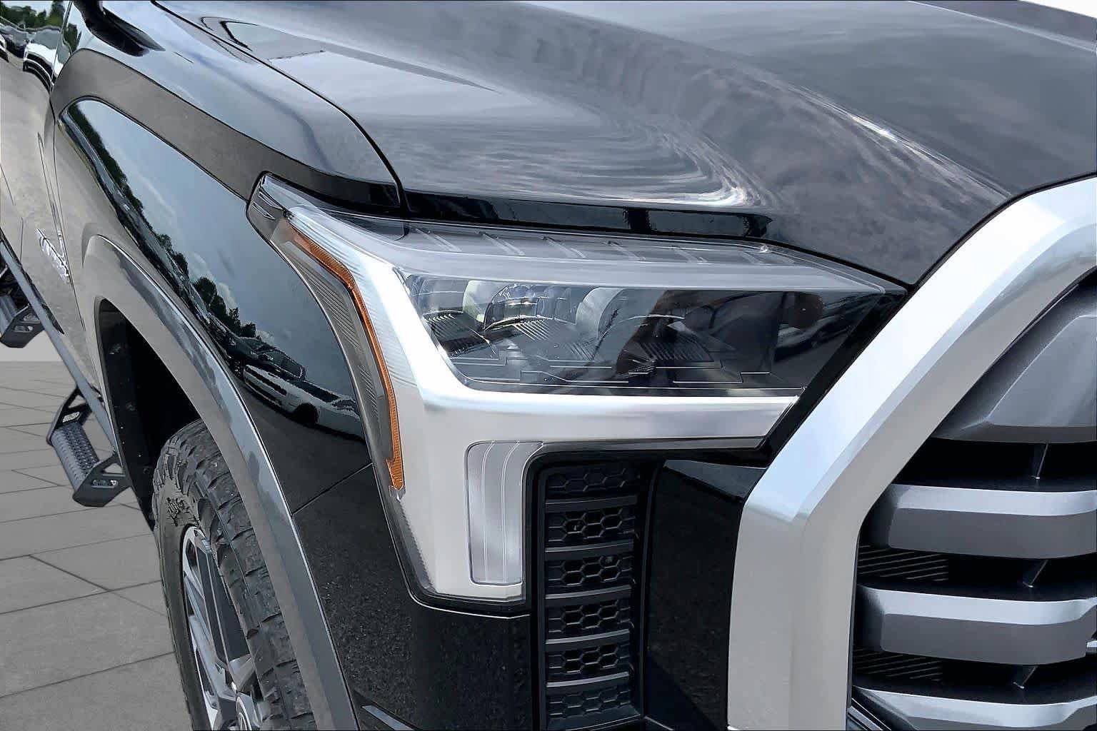 Used 2023 Toyota Tundra Limited AWD/4WD image 27