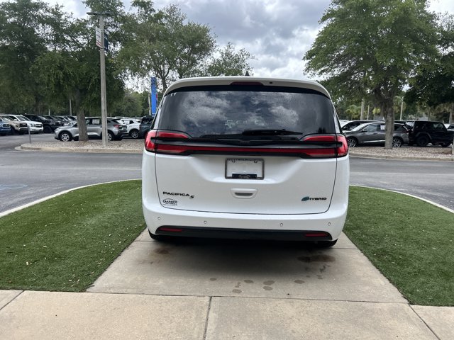 Used 2024 Chrysler Pacifica Limited FWD image 9