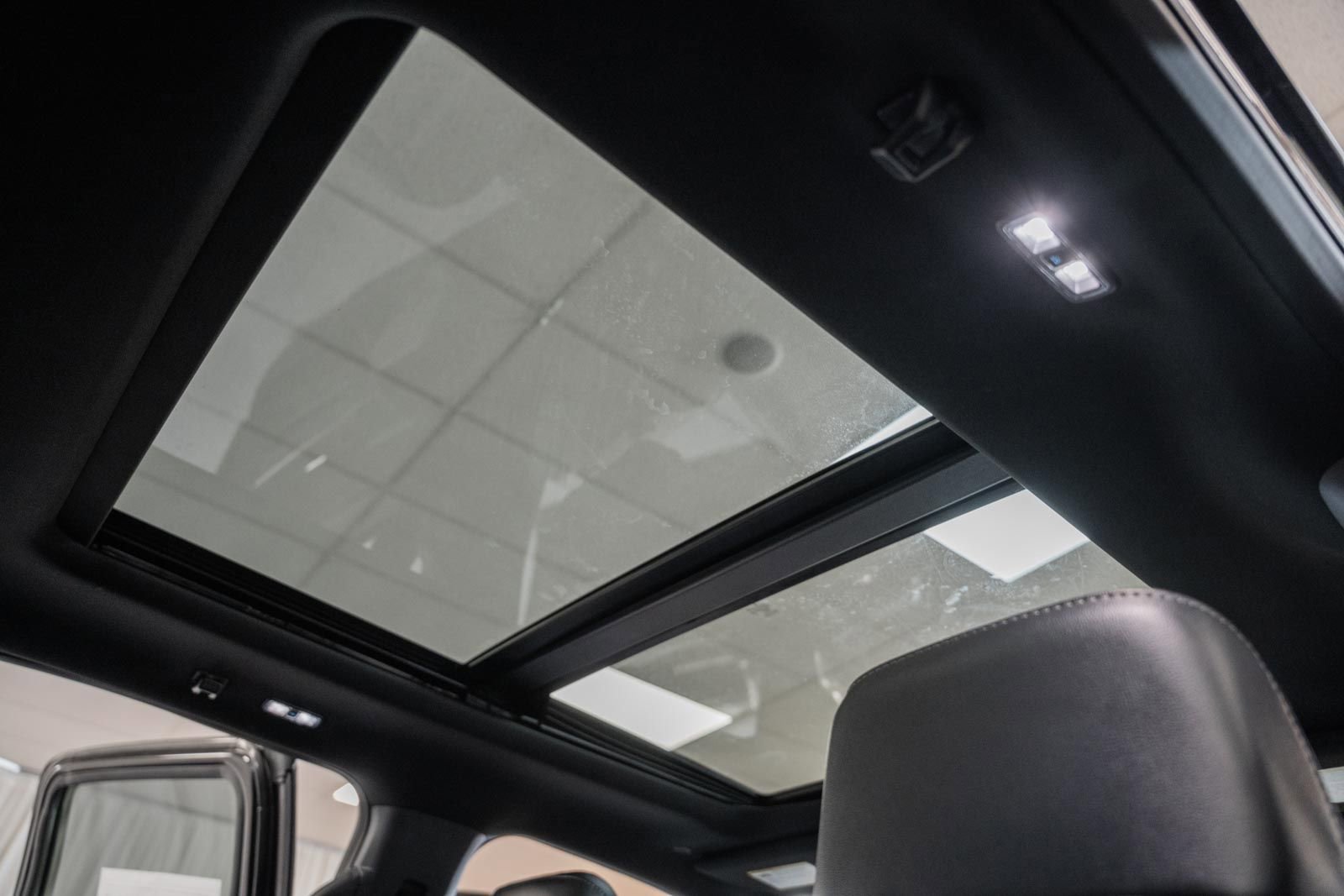 Certified 2023 Ford F150 Lariat w/ Equipment Group 502A High image 46