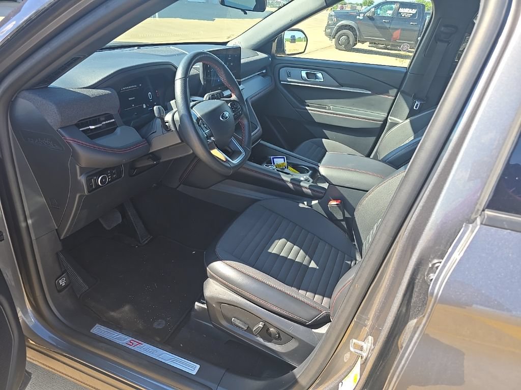 Certified 2025 Ford Explorer ST-Line w/ ST-Line Street Pack AWD/4WD image 10