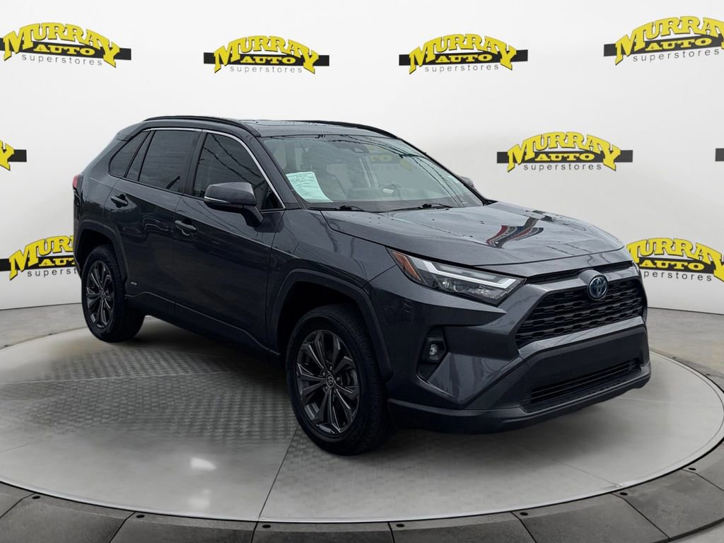 Used 2022 Toyota RAV4 XLE Premium AWD/4WD image 8