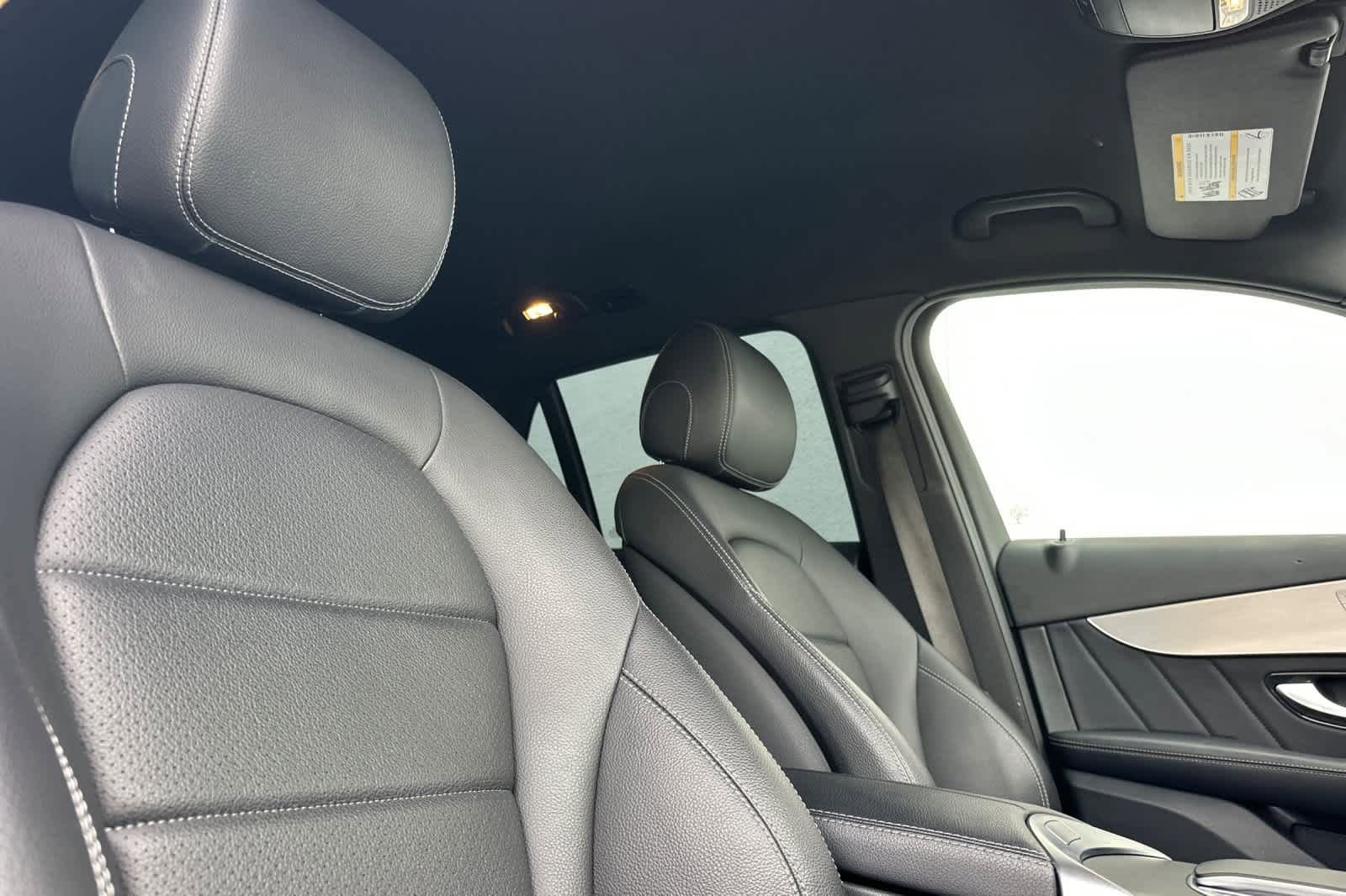 Used 2021 Mercedes-Benz GLC 300 4MATIC image 17