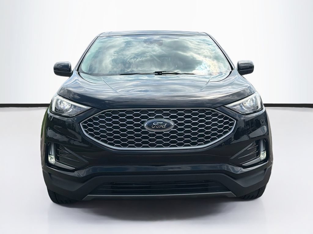 Certified 2024 Ford Edge SEL w/ Convenience Package AWD/4WD image 2