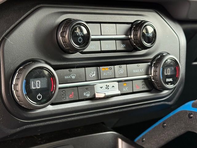 Certified 2023 Ford Bronco Black Diamond image 24