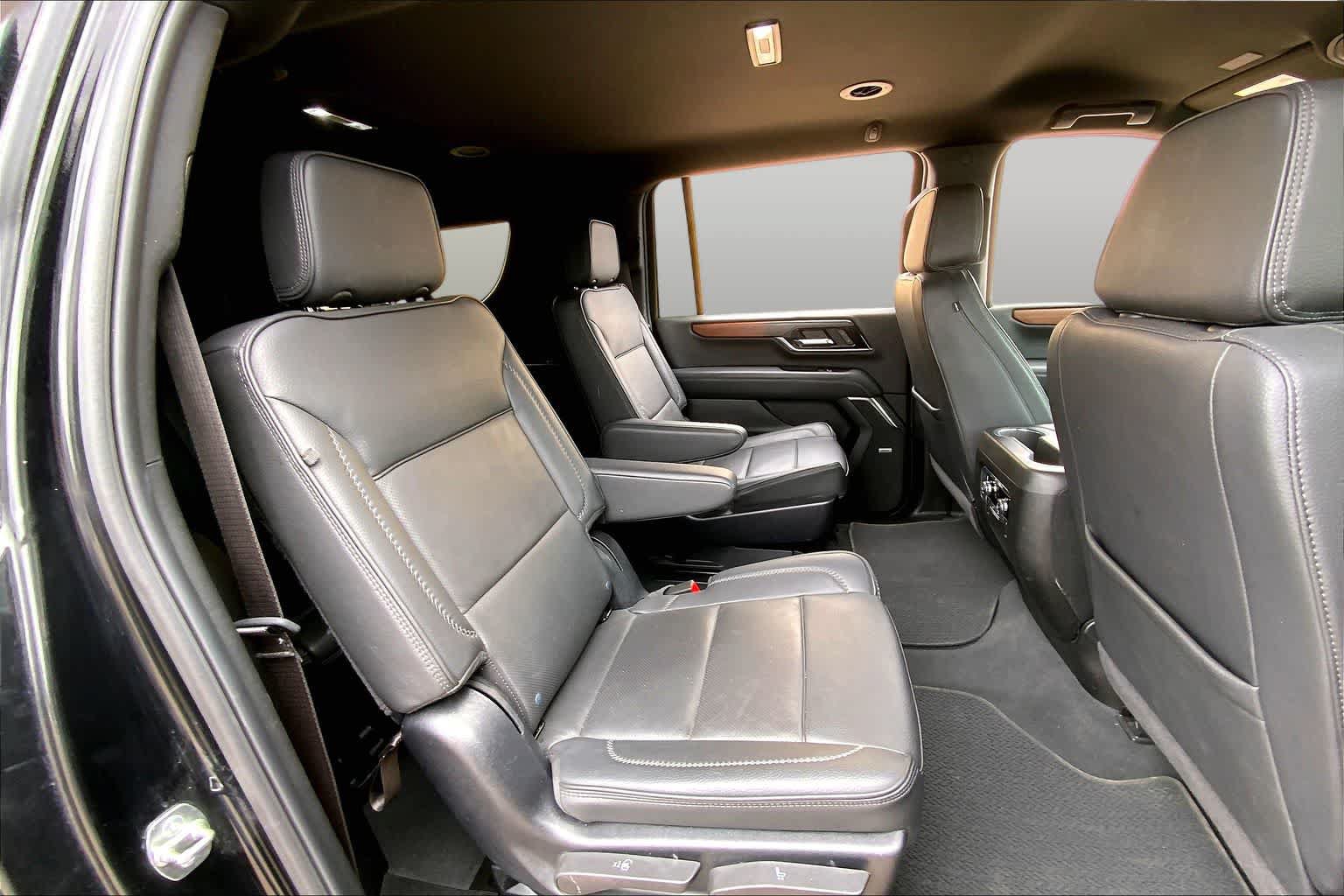 Used 2025 GMC Yukon XL Denali AWD/4WD image 20