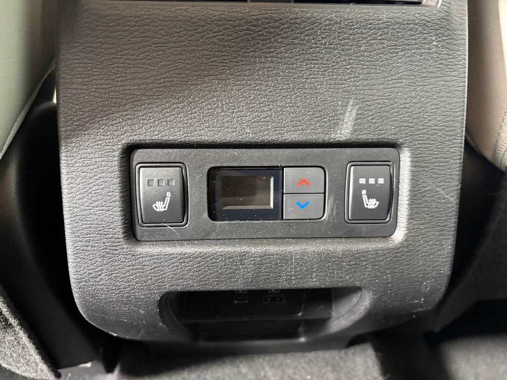 Used 2023 Mitsubishi Outlander SEL FWD image 29
