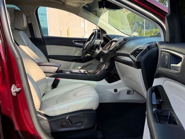 Certified 2020 Ford Edge Titanium AWD/4WD image 25