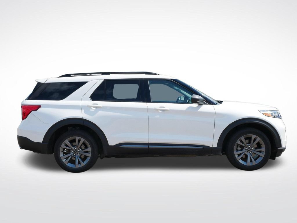 Certified 2021 Ford Explorer XLT w/ Equipment Group 202A AWD/4WD image 2