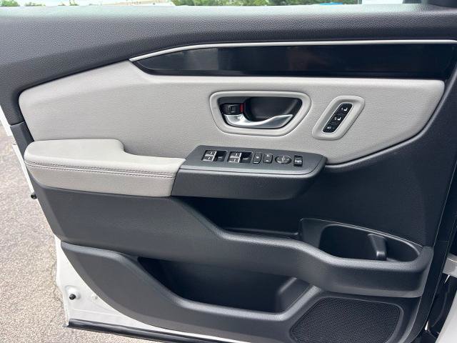 Used 2024 Honda Pilot Touring image 13