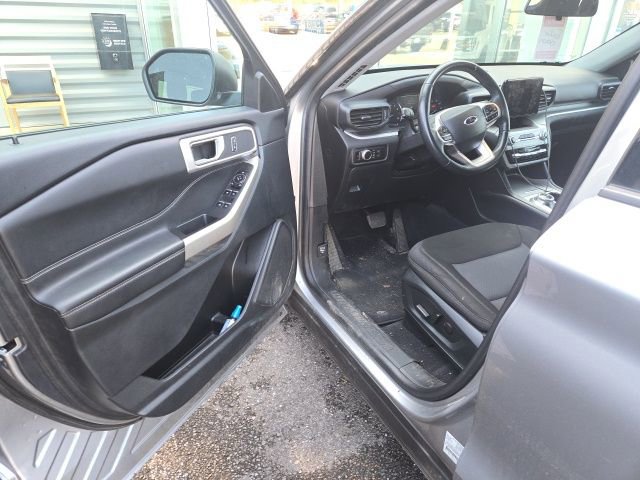 Certified 2022 Ford Explorer XLT w/ Class IV Trailer Tow Package image 6