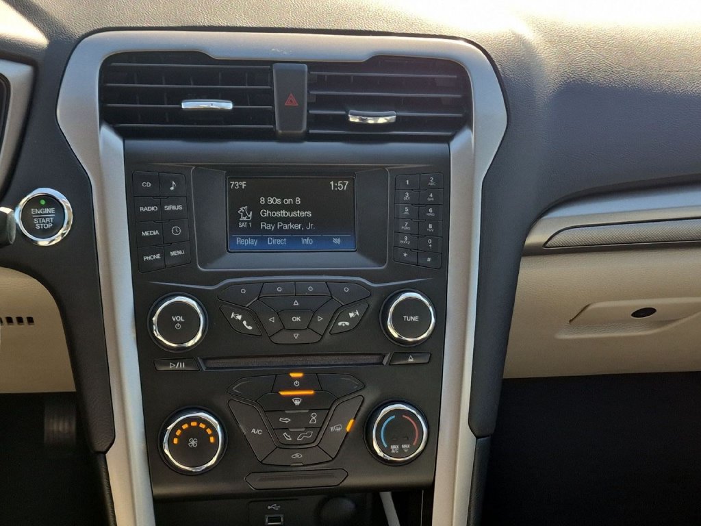 Certified 2018 Ford Fusion SE FWD image 16