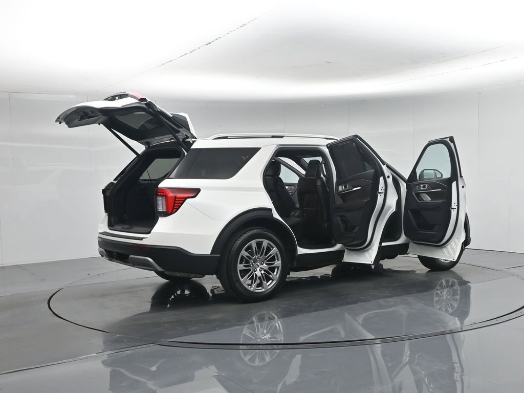 Certified 2025 Ford Explorer Platinum RWD image 6
