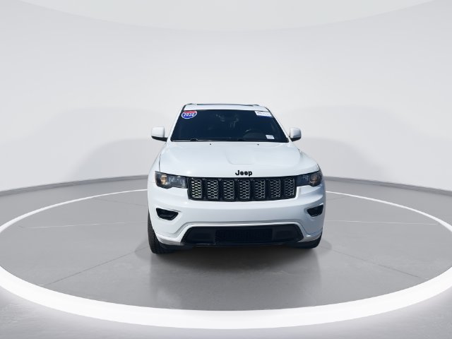 Used 2020 Jeep Grand Cherokee Altitude AWD/4WD image 2