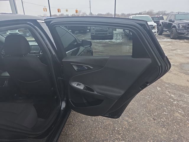 Used 2017 Chevrolet Malibu LT image 21