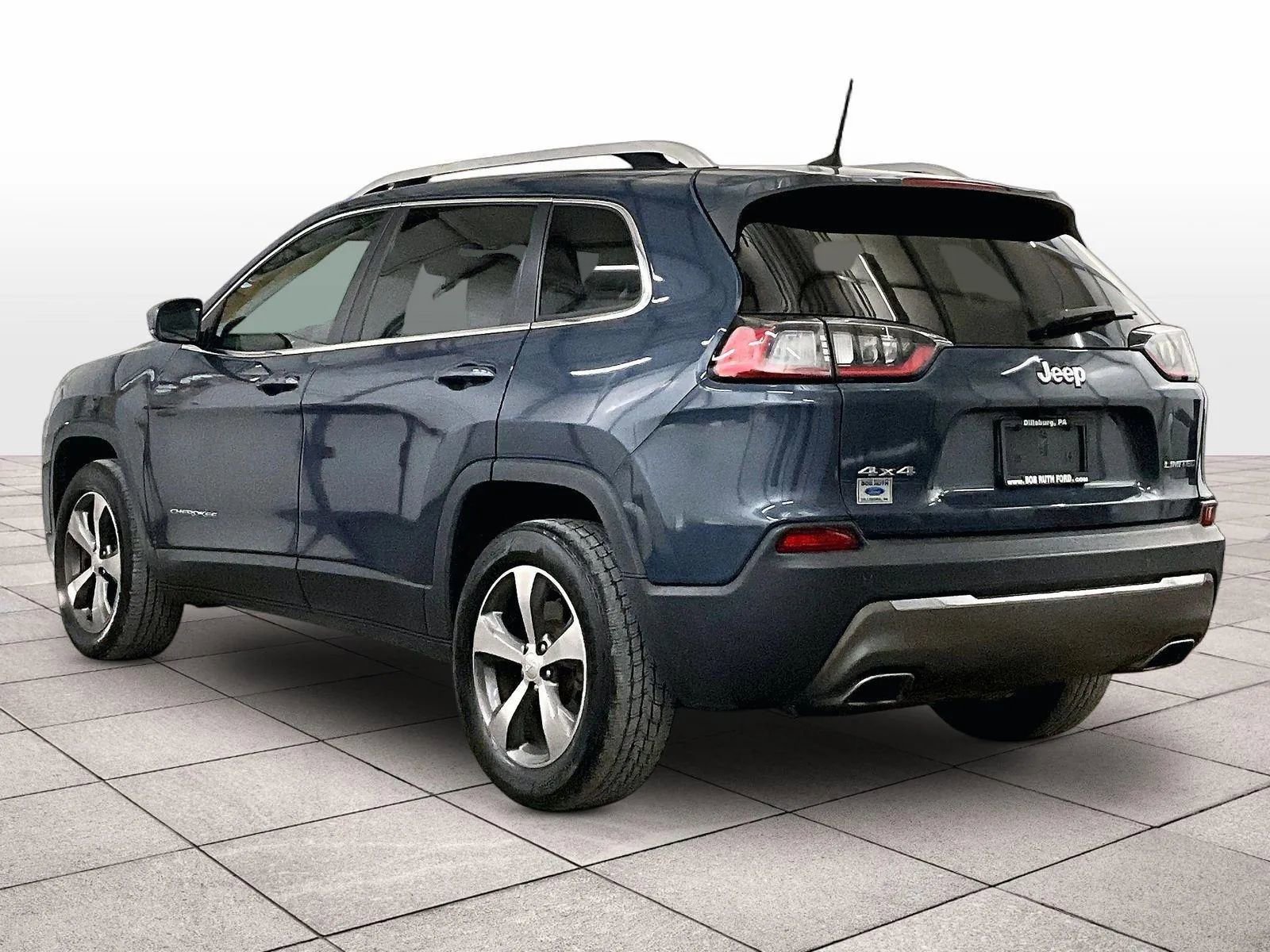 Used 2019 Jeep Cherokee Limited AWD/4WD image 10