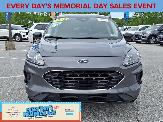 Certified 2022 Ford Escape SE w/ SE Sport Appearance Package AWD/4WD image 3