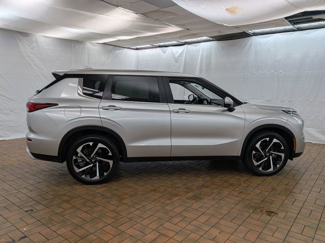 Used 2024 Mitsubishi Outlander SE image 6