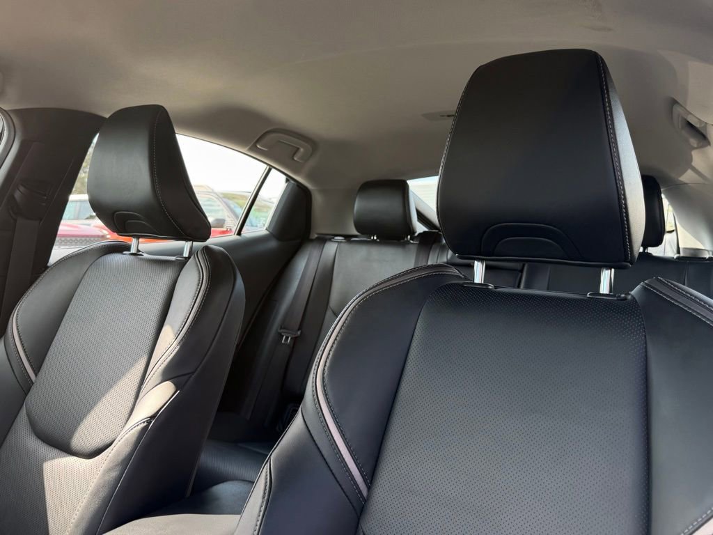 Used 2025 Toyota Prius XLE image 17