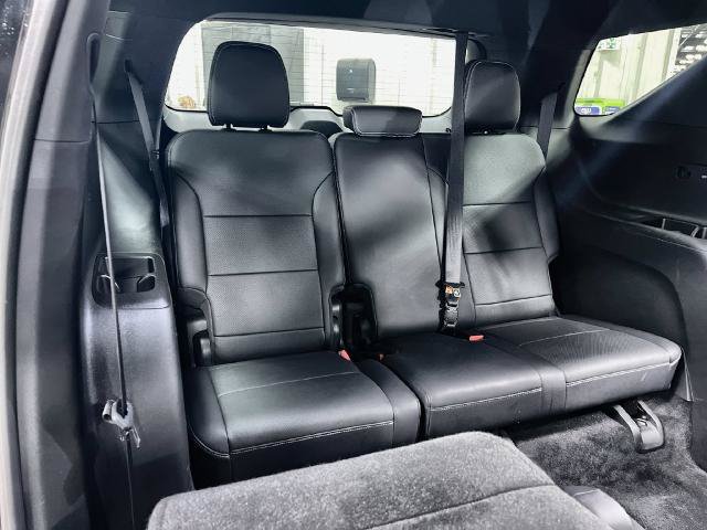 Used 2025 Chevrolet Traverse LT FWD image 19