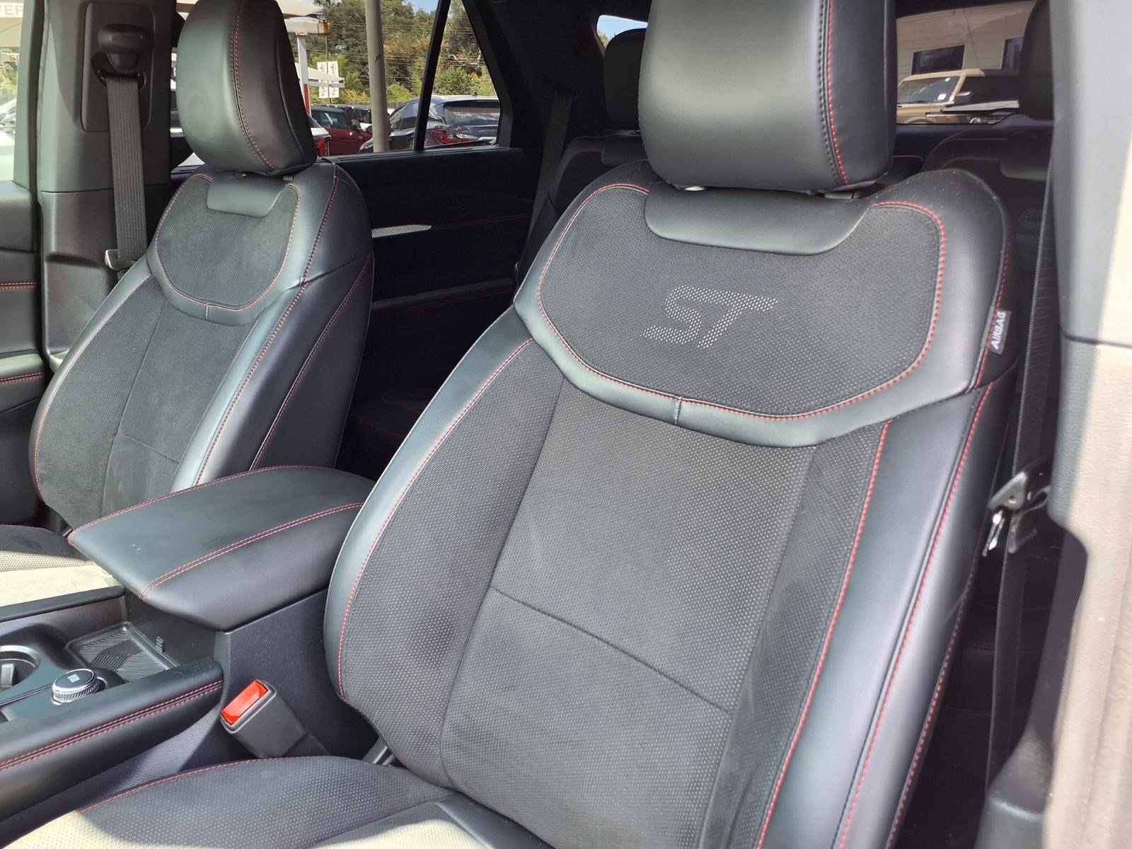 Certified 2025 Ford Explorer ST AWD/4WD image 15