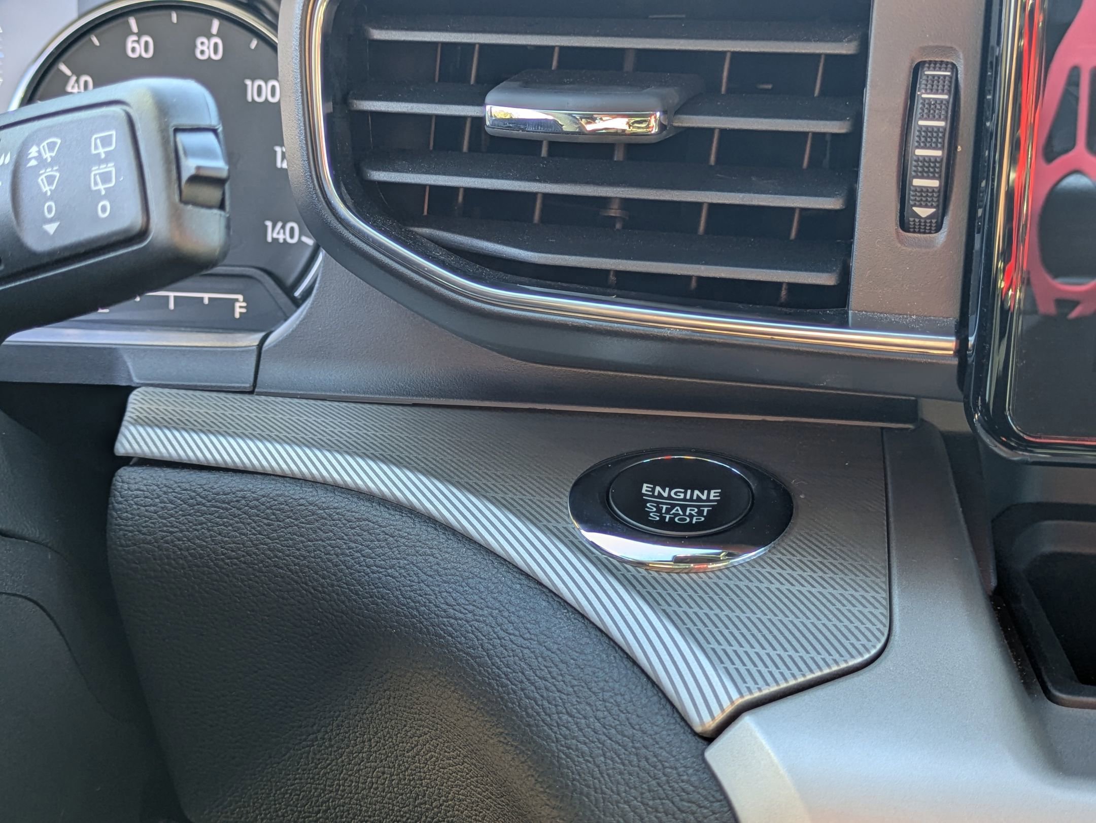 Certified 2022 Ford Explorer XLT w/ Equipment Group 202A image 25