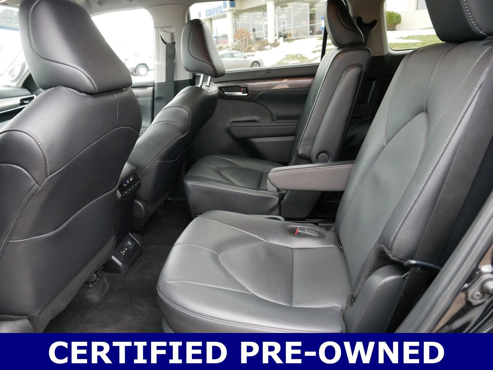 Used 2024 Toyota Highlander Limited image 16