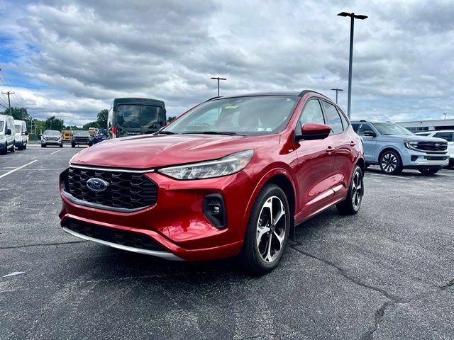 Certified 2023 Ford Escape ST-Line Select w/ Tech Pack #2 AWD/4WD image 8
