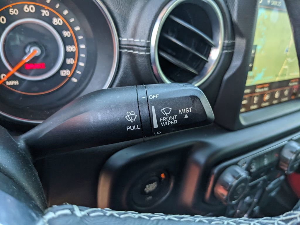 Used 2019 Jeep Wrangler Unlimited Sahara w/ Dual Top Group AWD/4WD image 30